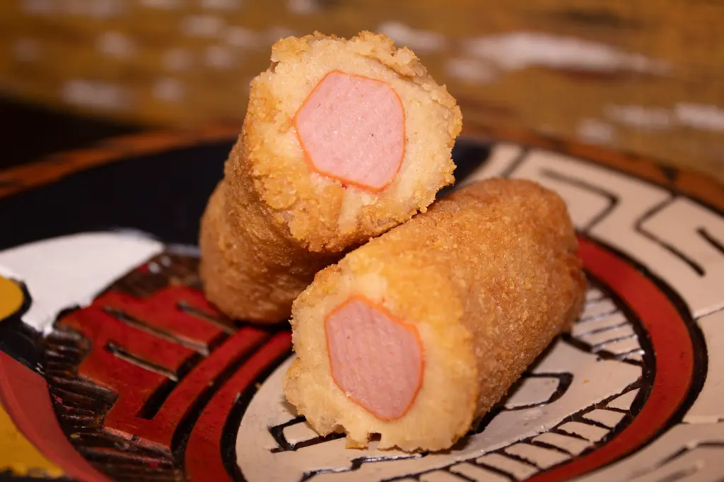 Enroladinho de salsicha.webp